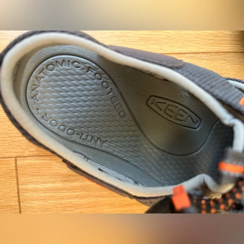KEEN Men’s Newport H2 Sandals - Grey - Size 10 - Picture 7 of 12